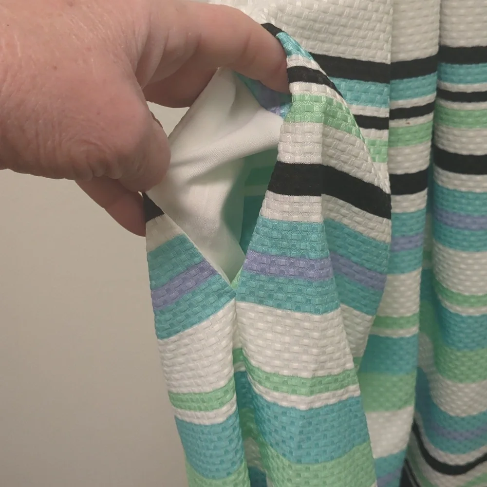 Chic Danny & Nicole Effortless Knee-Length Dress - Cut Out - Pleated  8 Petite - Picture 12 of 14